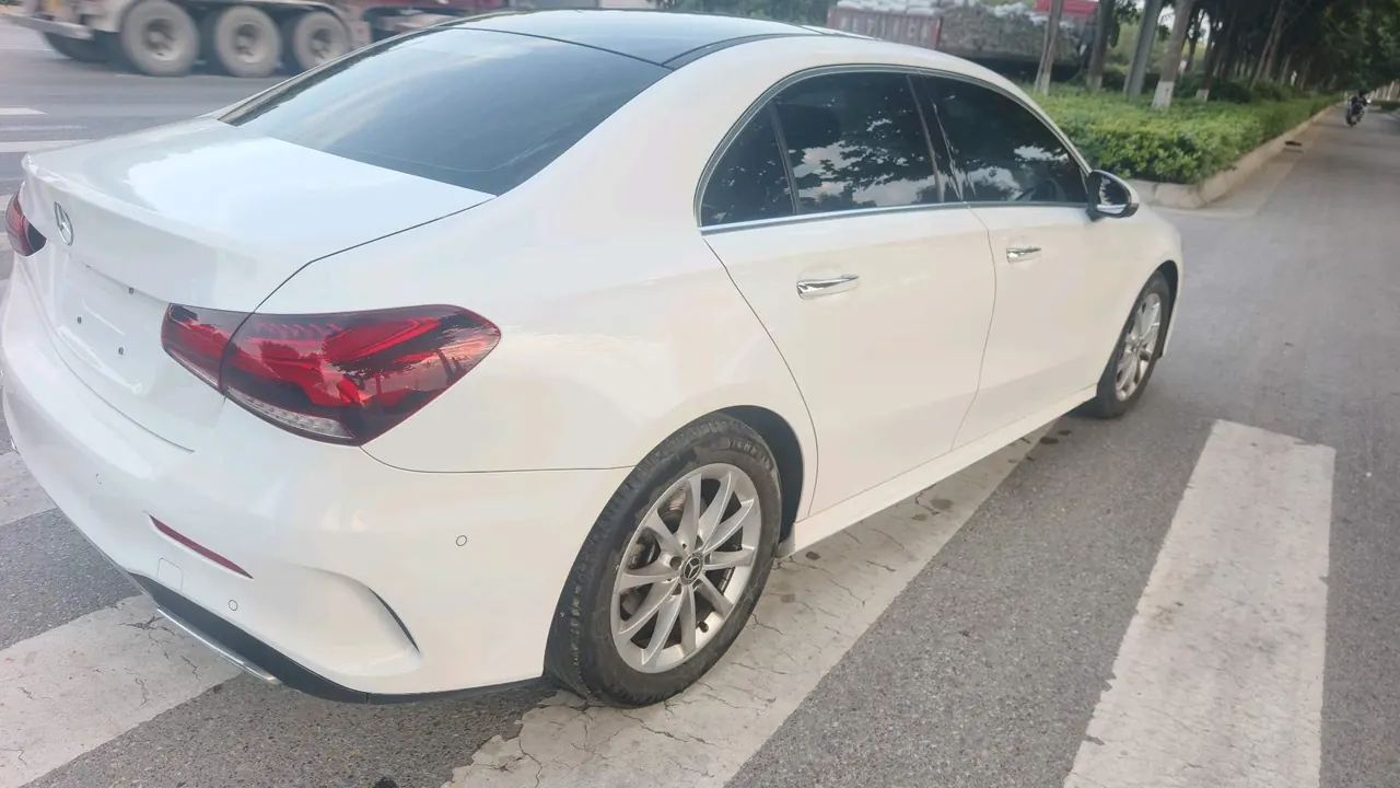 Mercedes Benz Class A 2021 A 200 L 1.3T Dynamic Automatic 5