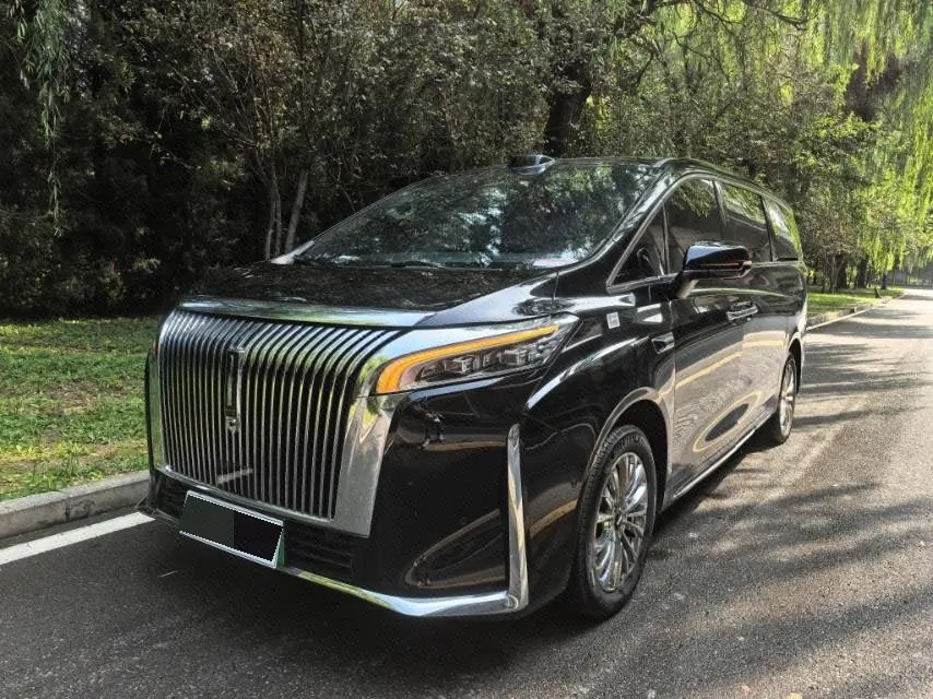 Open image lightbox: WEY 2025 VV7 Hi4 1.5T Four-Wheel-Drive Automatic Model