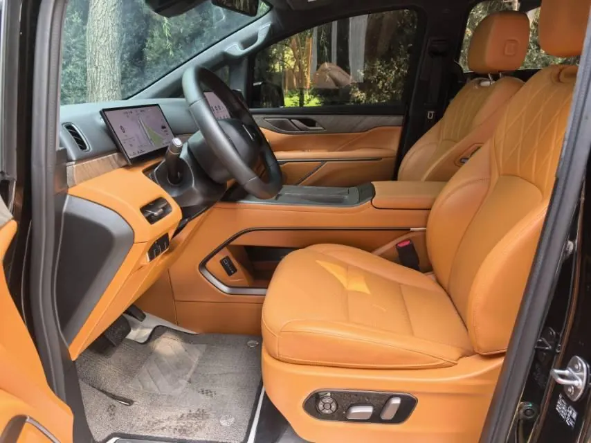 WEY 2025 VV7 Hi4 1.5T Four-Wheel-Drive Automatic Model 7