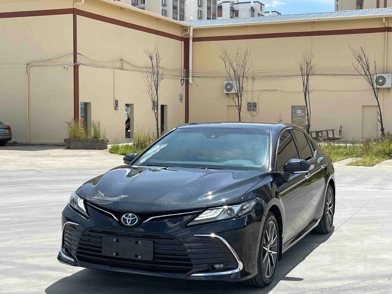 Open image lightbox: Toyota 2021 Camry 2.5G Deluxe Edition Automatic Gear