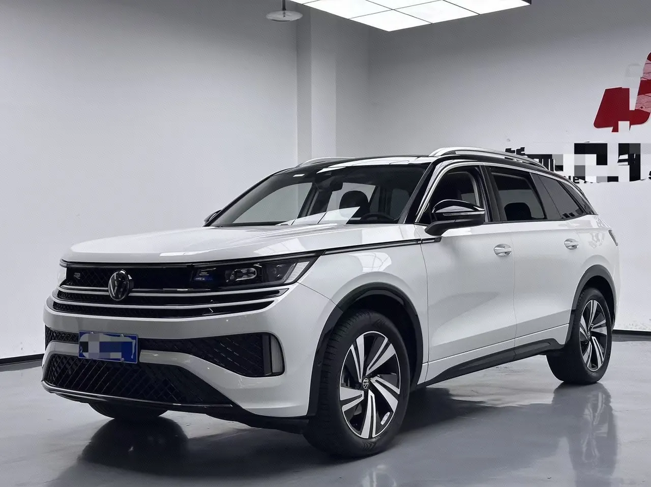 Open image lightbox: Volkswagen 2023 model tour R-Line 2.0TSI 380TSI four-wheel drive parade version automatic gear