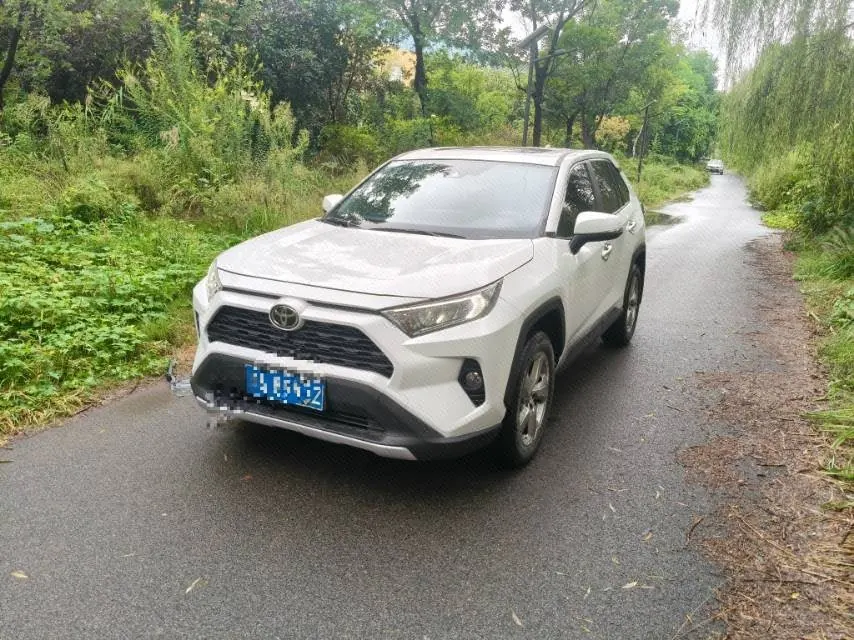 打开图片灯箱:Toyota 2021 RAV4 Rongbo 2.0 Stepless Two-Drive Fashion PLUS Edition Automatic Gear