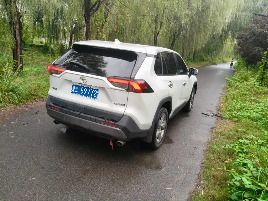 Toyota 2021 RAV4 Rongbo 2.0 Stepless Two-Drive Fashion PLUS Edition Automatic Gear 3