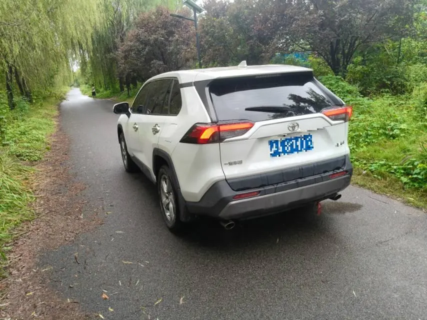 Toyota 2021 RAV4 Rongbo 2.0 Stepless Two-Drive Fashion PLUS Edition Automatic Gear 4