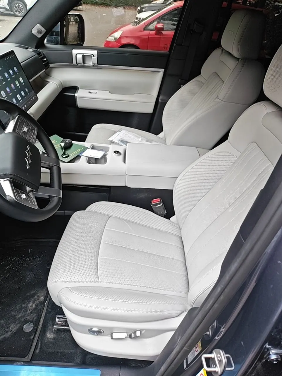 FangChengBao 2025 titanium 7 1.5T stepless 190KM four-wheel drive Ultra version of automatic gear 4