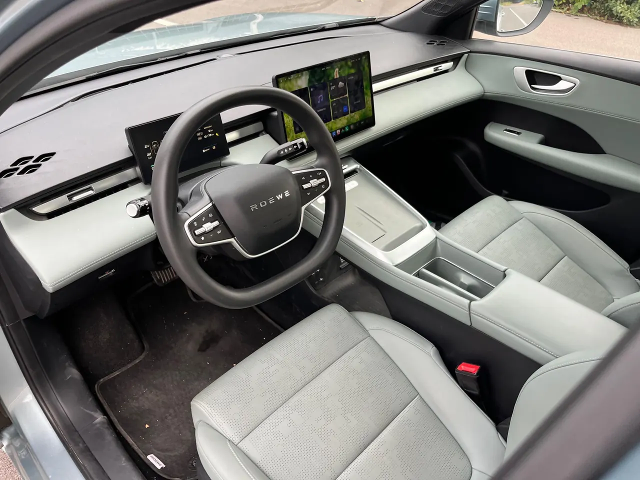 Roewe 2025 D 6 520km Smart Edition Automatic Gear 5