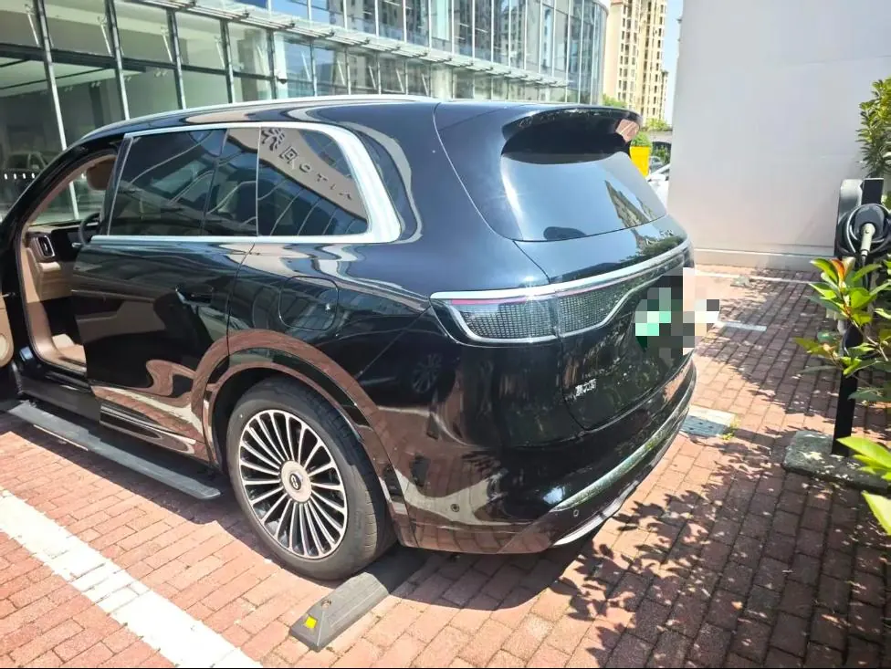 AITO 2025 AITO M8 Max 6-seat Long Endurance Edition (896-line Laser Radar) Automatic Gear 4