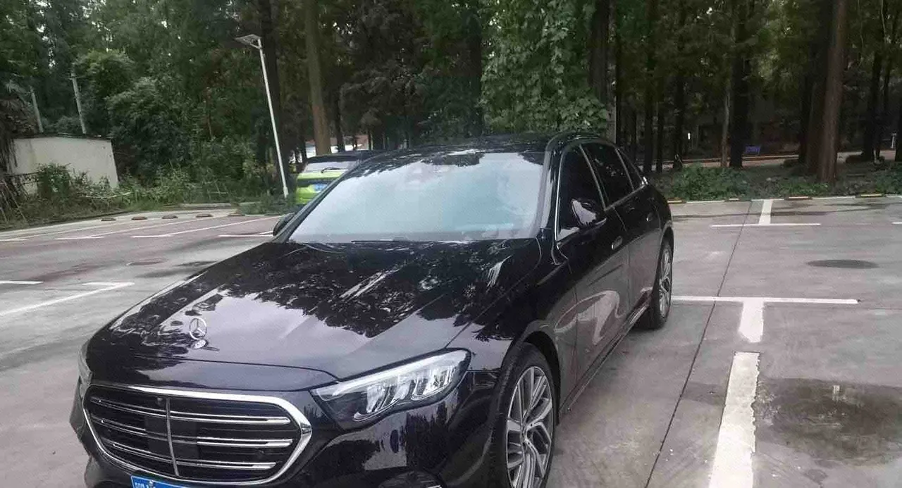 Open image lightbox: Mercedes Benz E-Class 2025 model E 300 L 48V 2.0T Luxury Edition Automatic