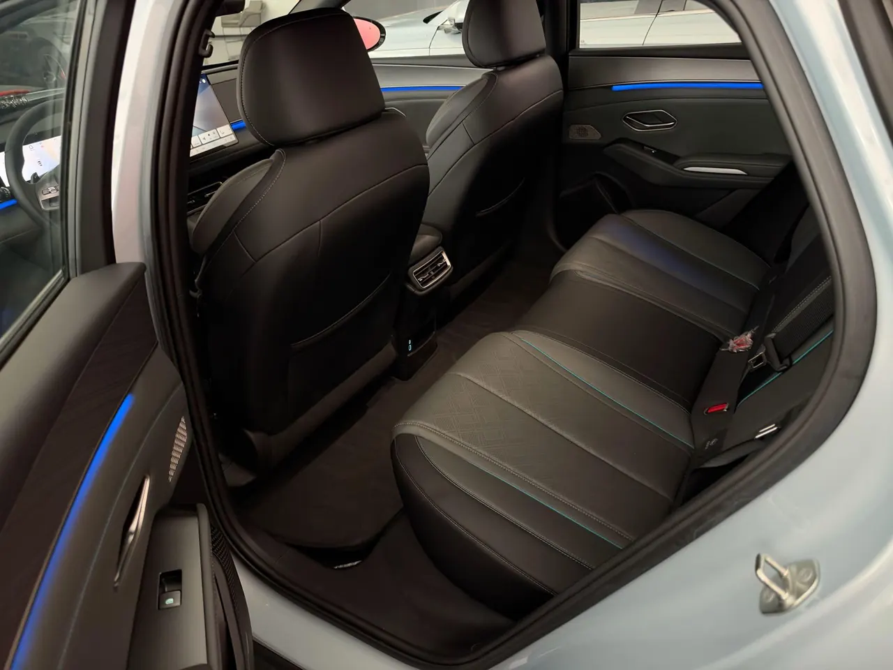 BYD 2025 Qin L DM-i 1.5 stepless smart driving version 120KM excellent automatic gear 3