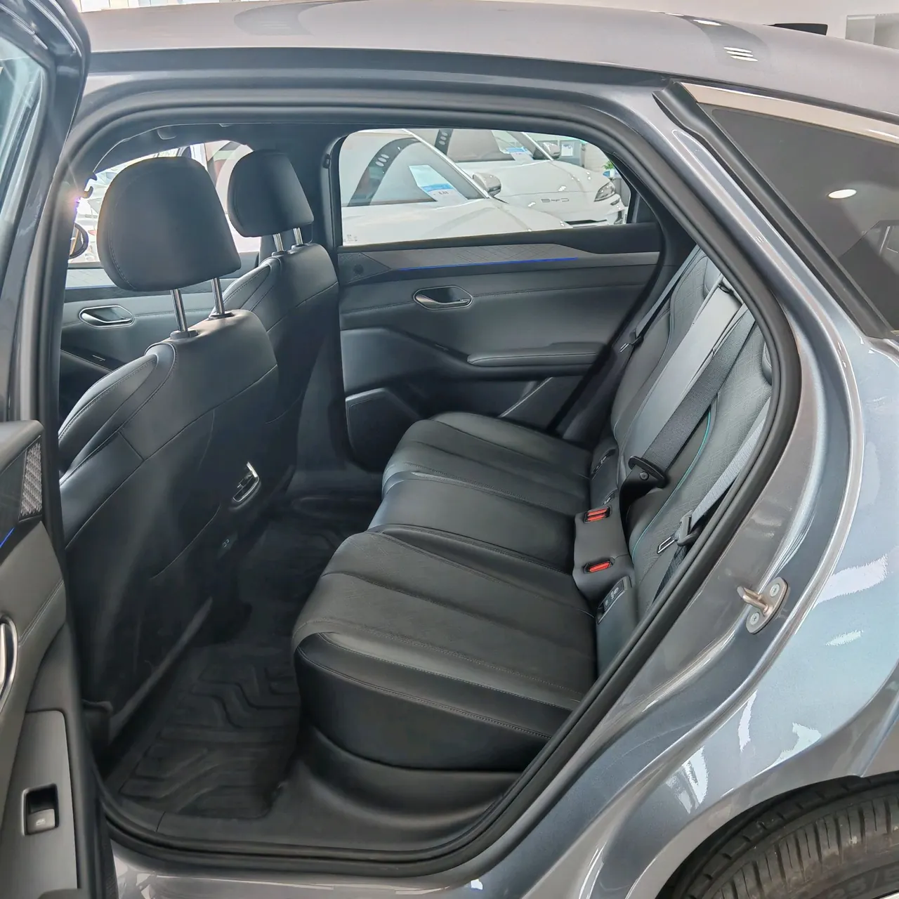 BYD 2025 Qin L EV 545KM cloud chariot type automatic gear 10