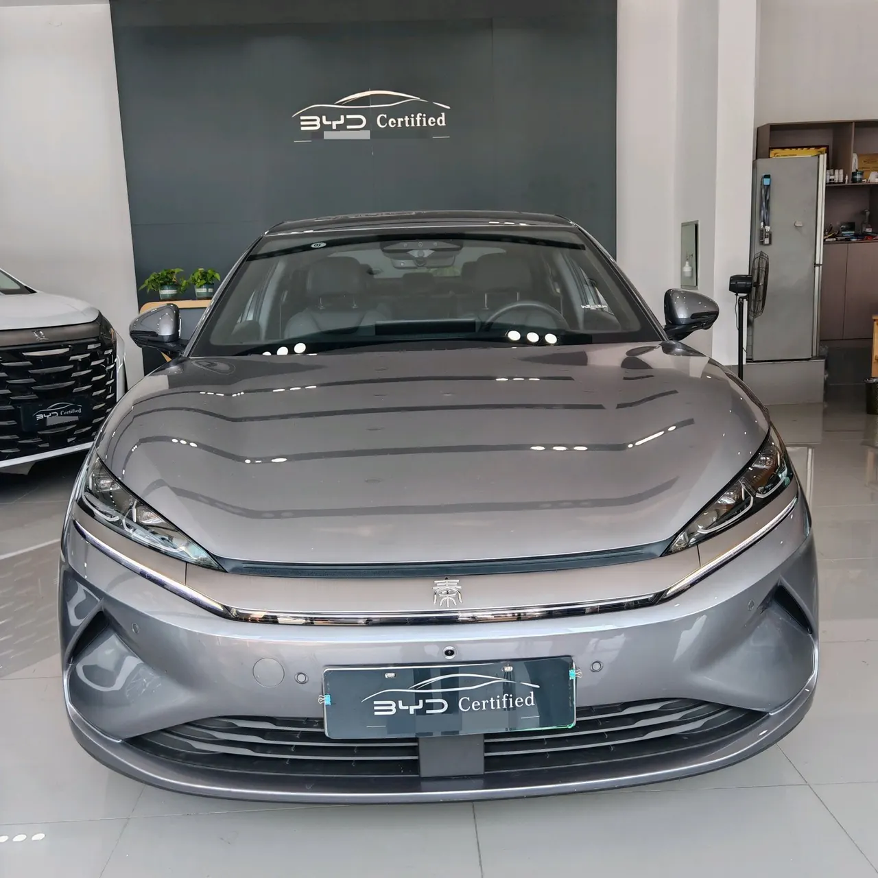 BYD 2025 Qin L EV 545KM cloud chariot type automatic gear 8