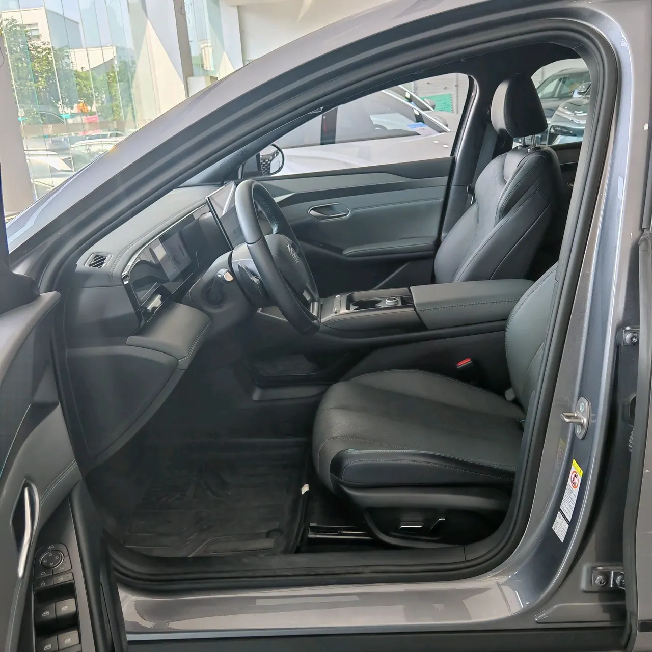 BYD 2025 Qin L EV 545KM cloud chariot type automatic gear 9