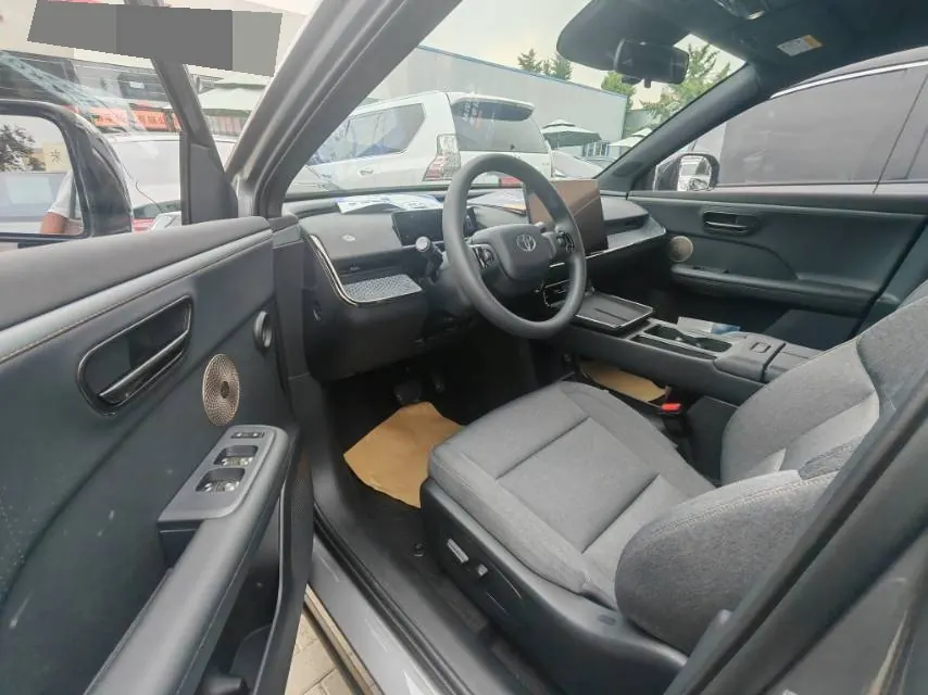 Toyota 2025 platinum wisdom 3X 430 Air automatic gear 3