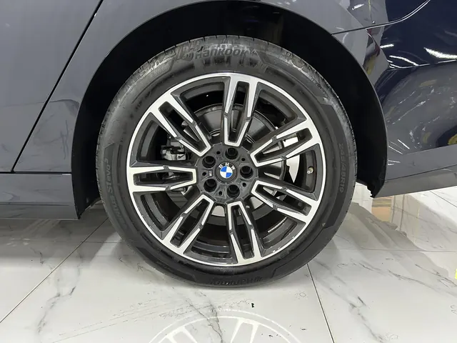 BMW 5 series 2025 525Li 48V 2.0T M sports suit automatic gear 15