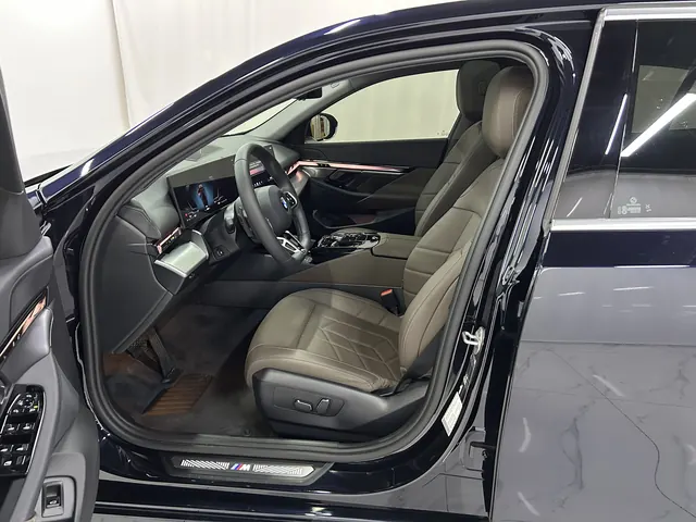 BMW 5 series 2025 525Li 48V 2.0T M sports suit automatic gear 16
