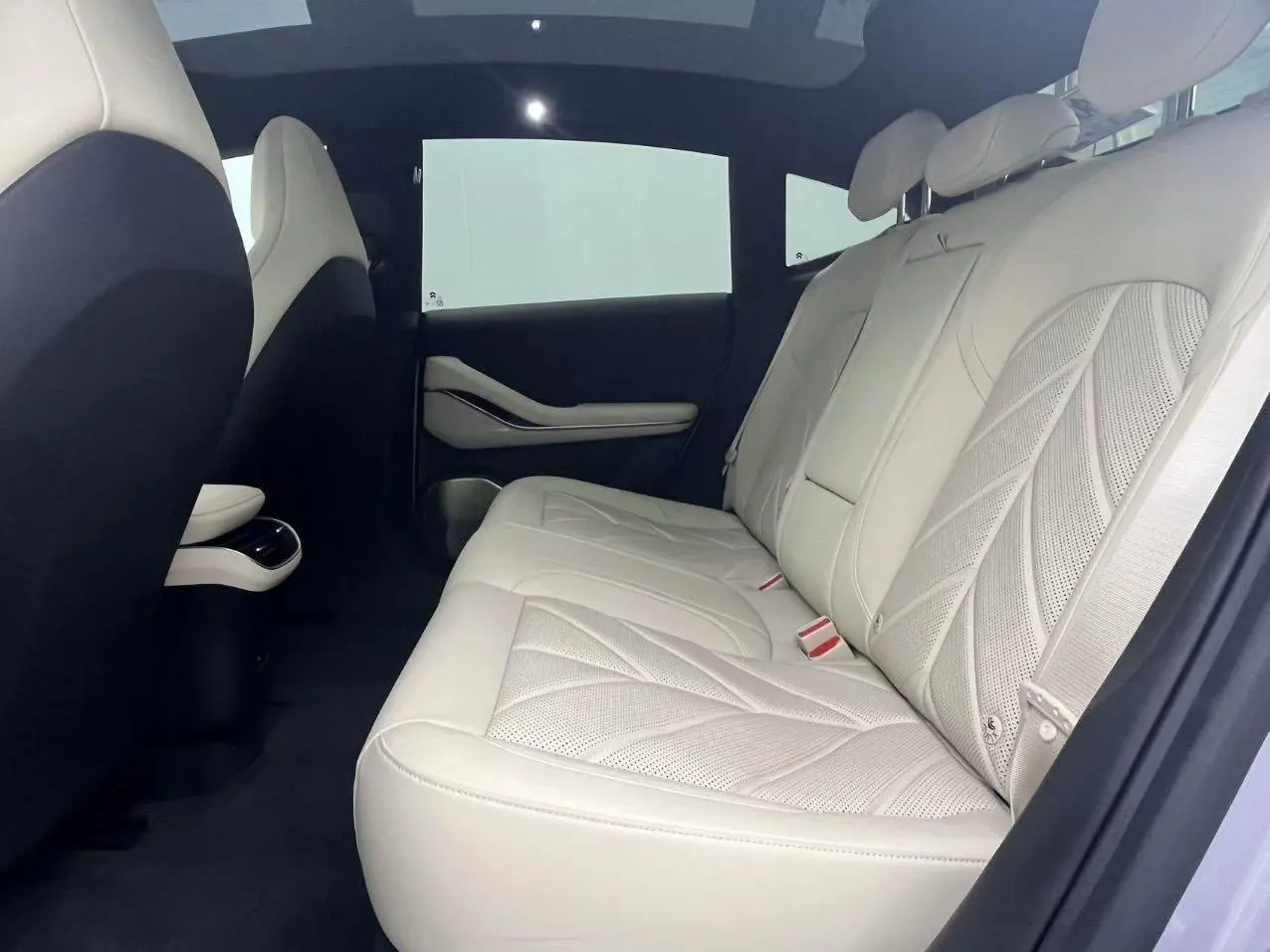 NIO 2025 ET5 75kWh automatic transmission 4