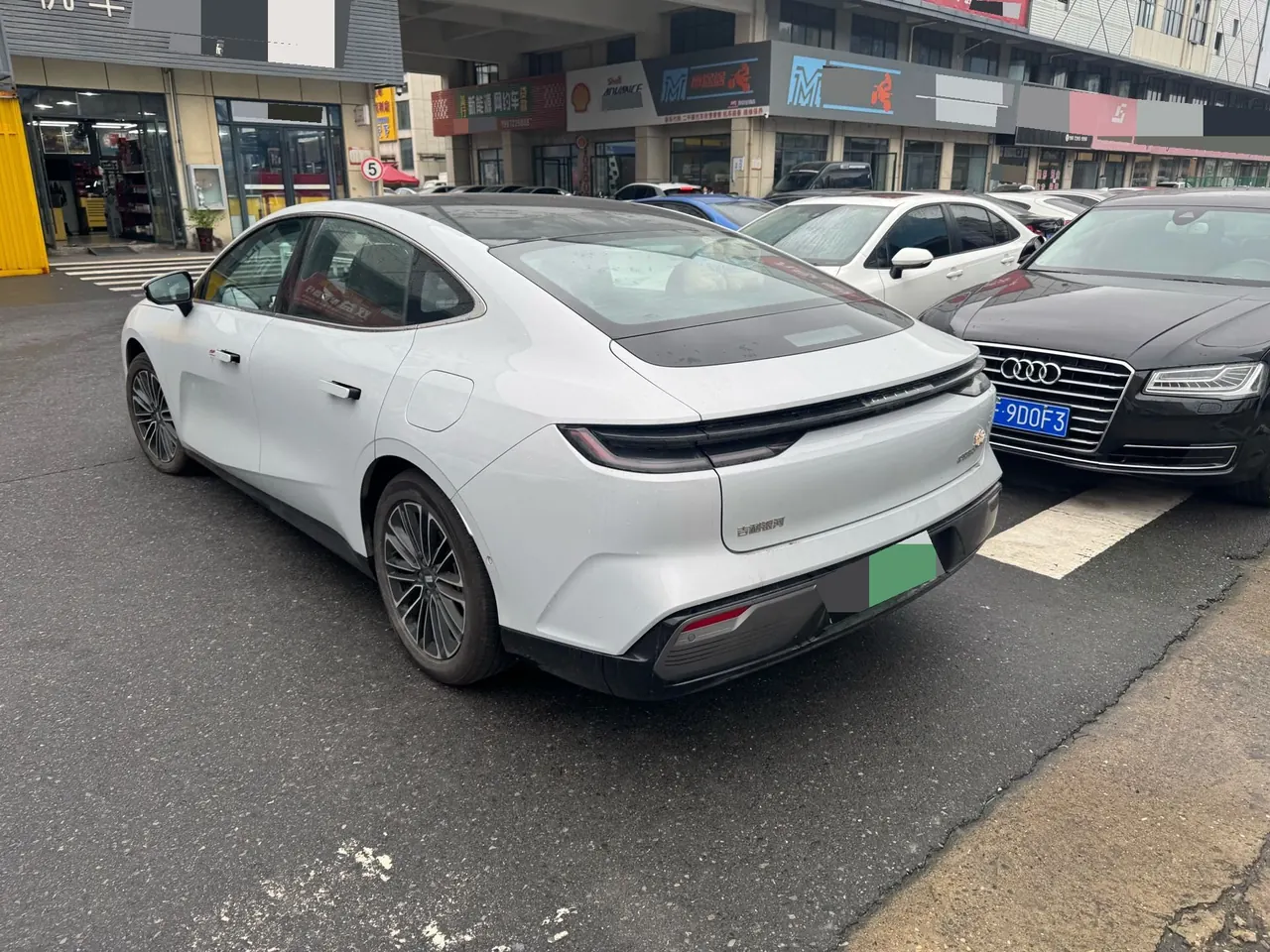 Geely Galaxy 2025 Xingyao 8 EM-i 1.5 130km Premium Edition Automatic Gear 6