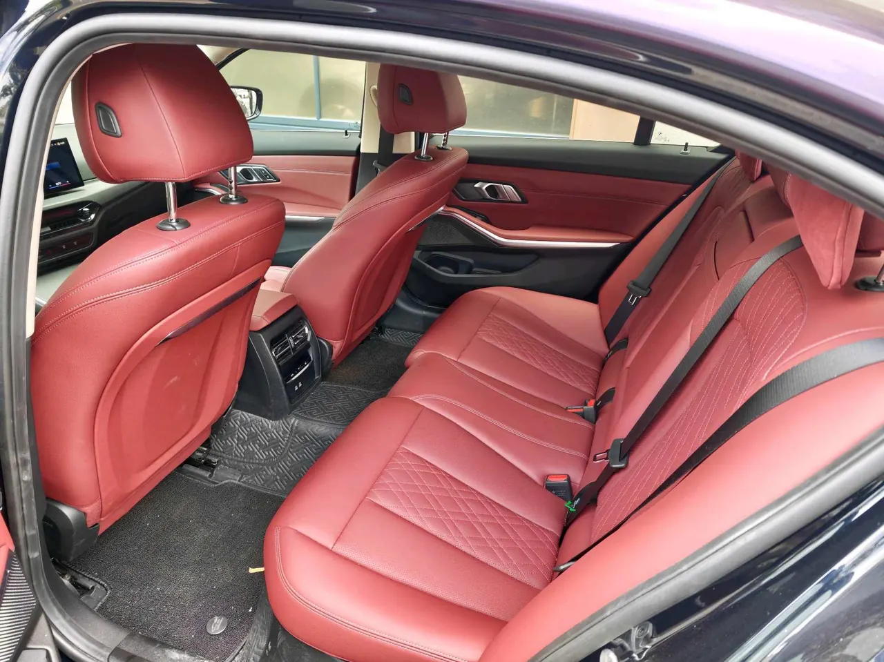 BMW 2025 i3 eDrive 35 L automatic gear 3