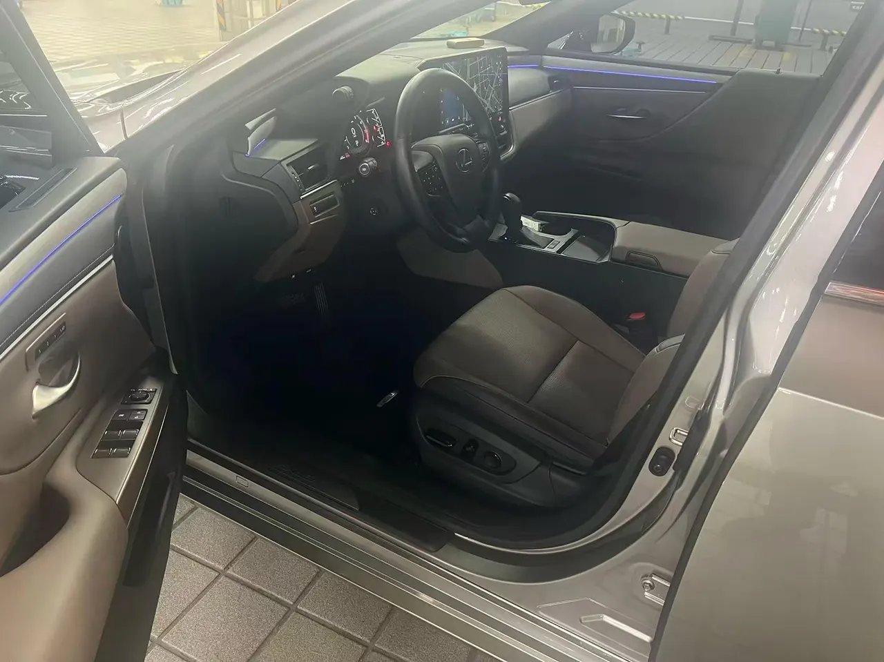 Lexus ES (Imported) 2025 ES200 2.0 Stepless Edition Automatic Gear 2