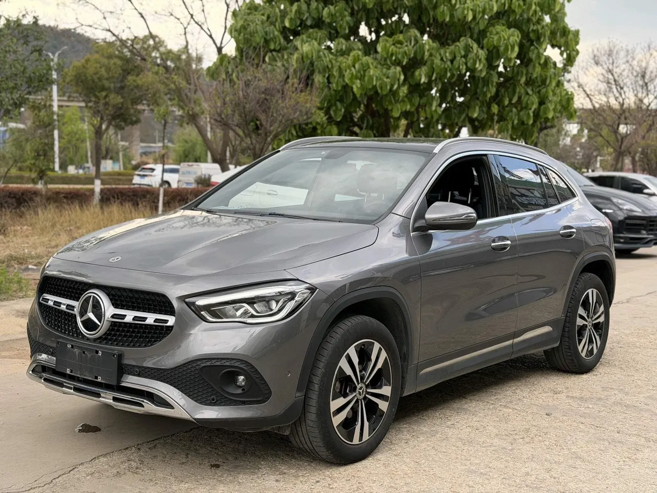 Open image lightbox: Mercedes Benz 2020 GLA 200 1.3T automatic gear