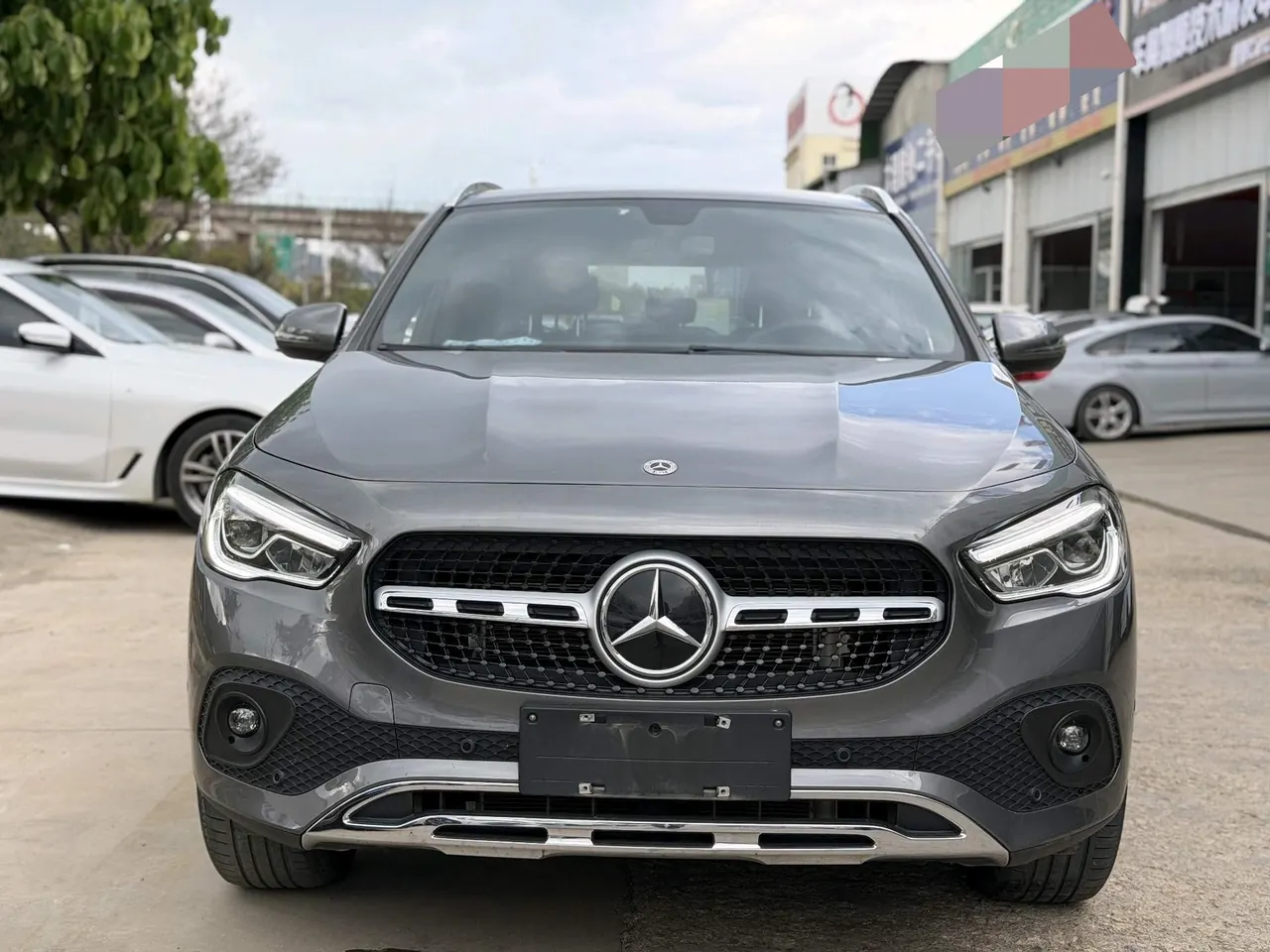 Mercedes Benz 2020 GLA 200 1.3T automatic gear 3