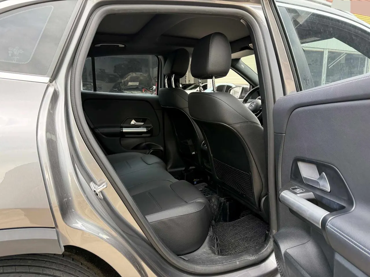 Mercedes Benz 2020 GLA 200 1.3T automatic gear 5