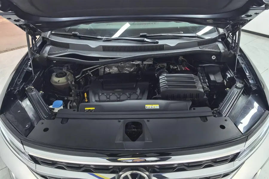 Volkswagen 2021 models of 2.0TSI 380TSI four-wheel drive luxury version of Pro automatic gear 3