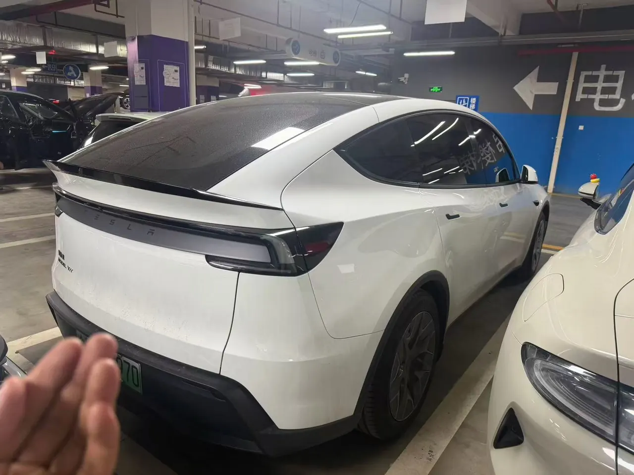 Tesla 2025 Model Y L Long Endurance All-Wheel Drive Automatic Transmission 3