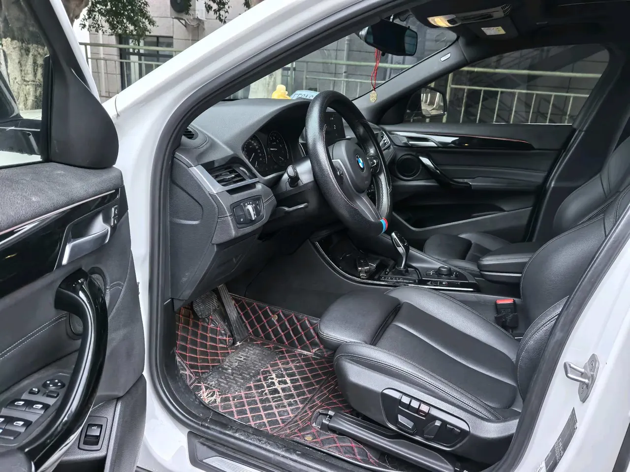 BMW 2020 X2 sDrive25i 2.0T Leading M Off-road Suit Automatic Gear 3