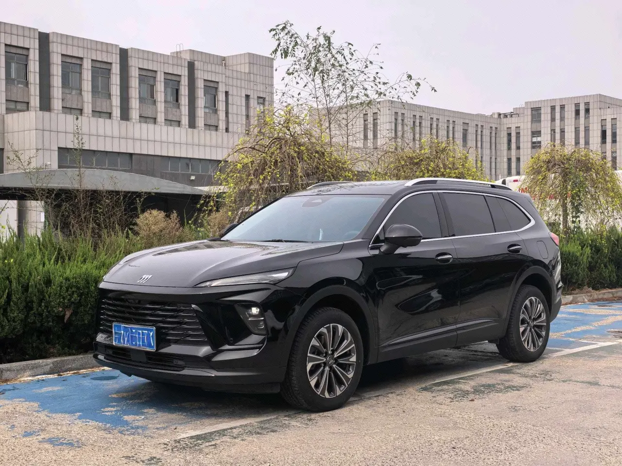 Открыть галерею: Buick 2025 Angkewei Plus 2.0T 28T Two-Drive Platinum Edition Automatic Gear