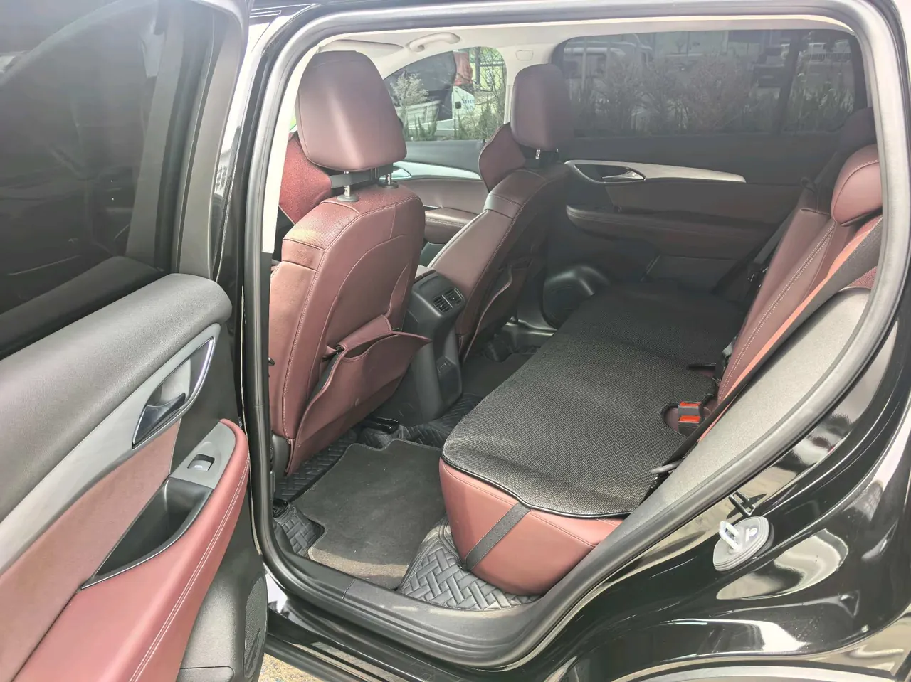 Buick 2025 Angkewei Plus 2.0T 28T Two-Drive Platinum Edition Automatic Gear 7