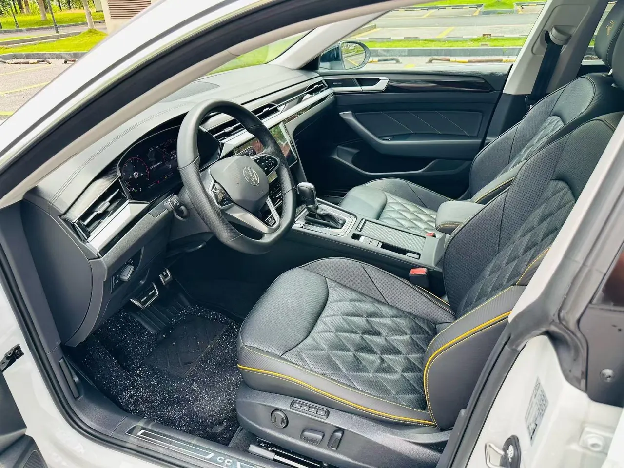 Volkswagen 2023 CC 2.0TSI 380TSI Shining Edition Automatic Gear 4