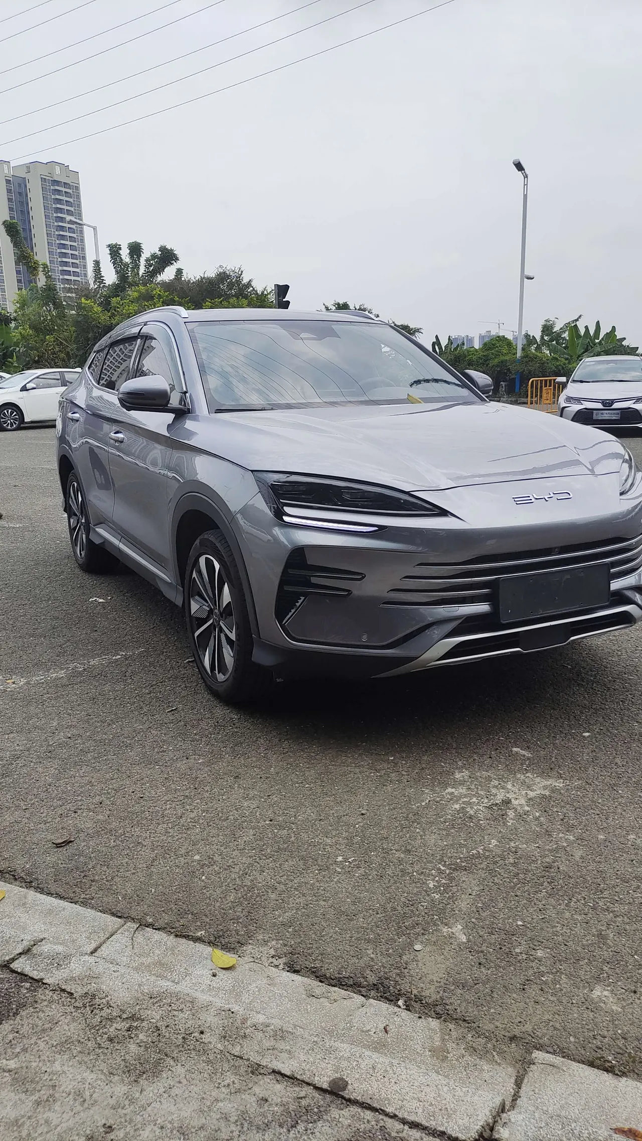 BYD Song PLUS New Energy 2025 Song PLUS DM-i 1.5 Stepless 75KM Luxury Automatic Gear 3