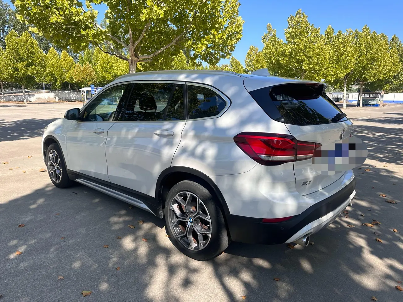 BMW 2020 X1 sDrive20Li 1.5T exclusive automatic gear 4