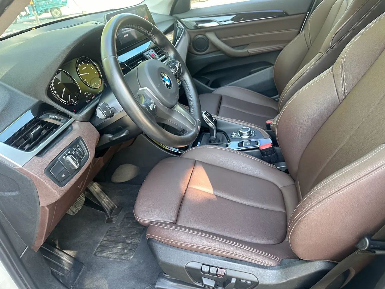 BMW 2020 X1 sDrive20Li 1.5T exclusive automatic gear 7