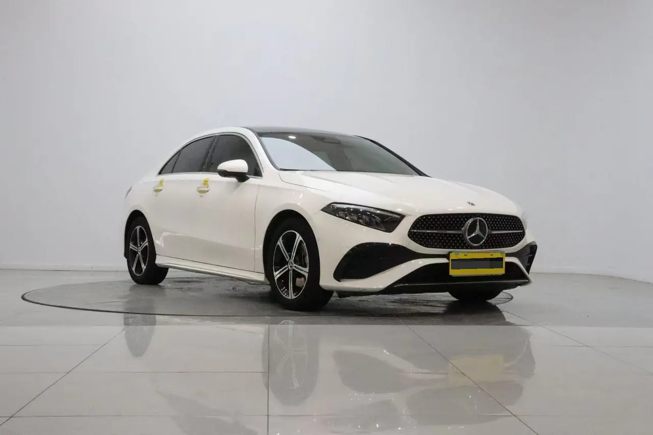 Mercedes Benz Class A 2023 A 200 L 1.3T Fashion Automatic Gear 3