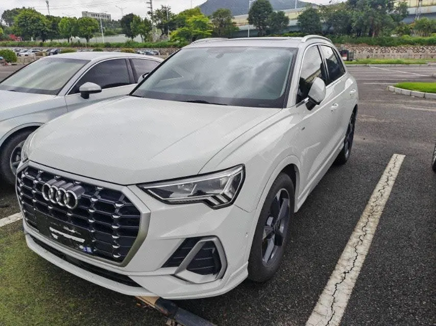 Open image lightbox: Audi 2022 Q3 1.4TFSI 35TFSI Fashion Dynamic Automatic