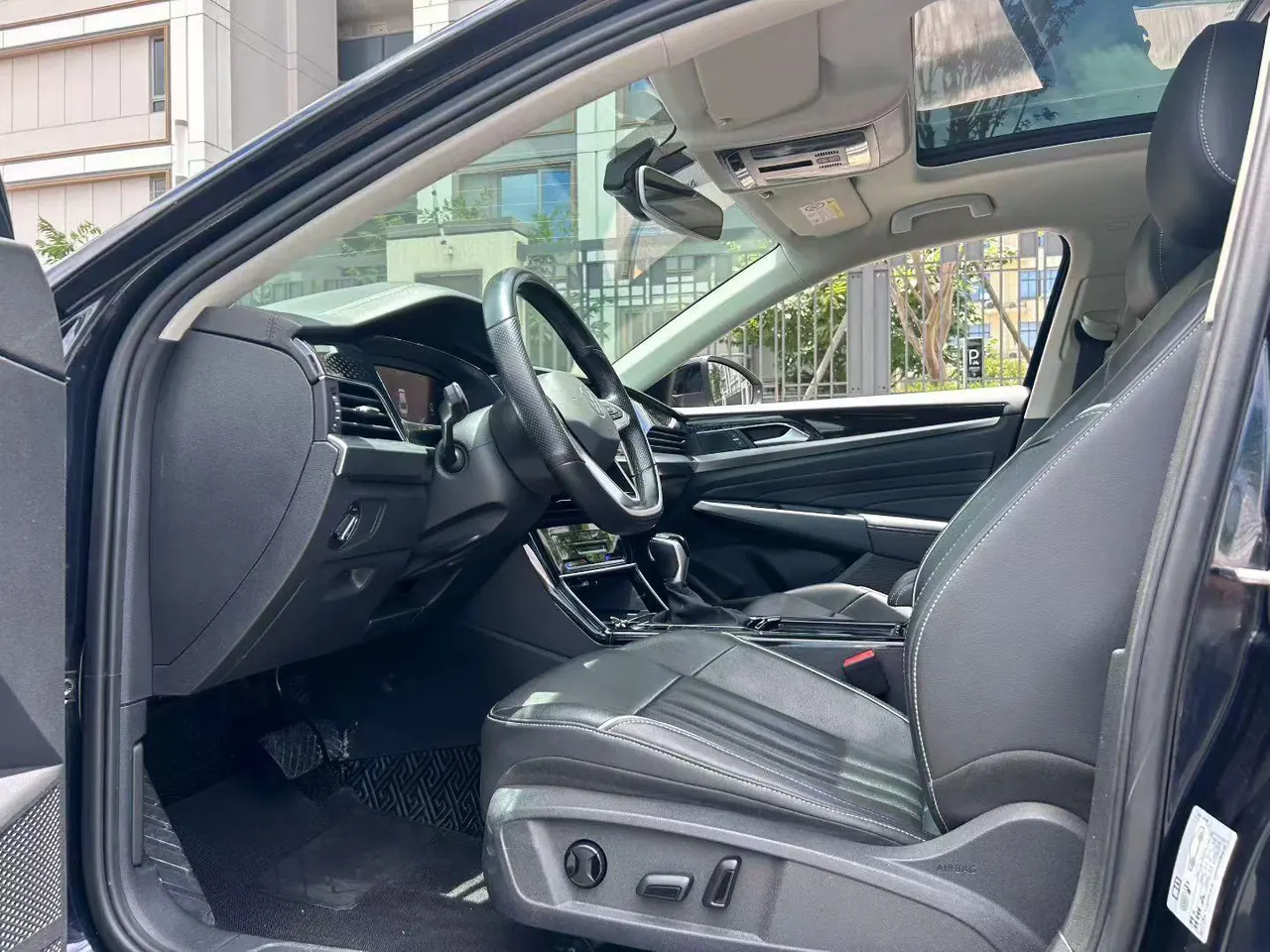 Volkswagen 2022 Passat 2.0TSI 330TSI Star Elite Edition Automatic Gear 2