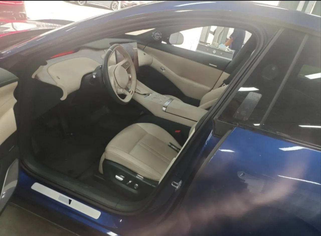 MI 2025 YU7 Long Endurance High Performance Four-wheel Drive Max Edition Automatic Gear 5