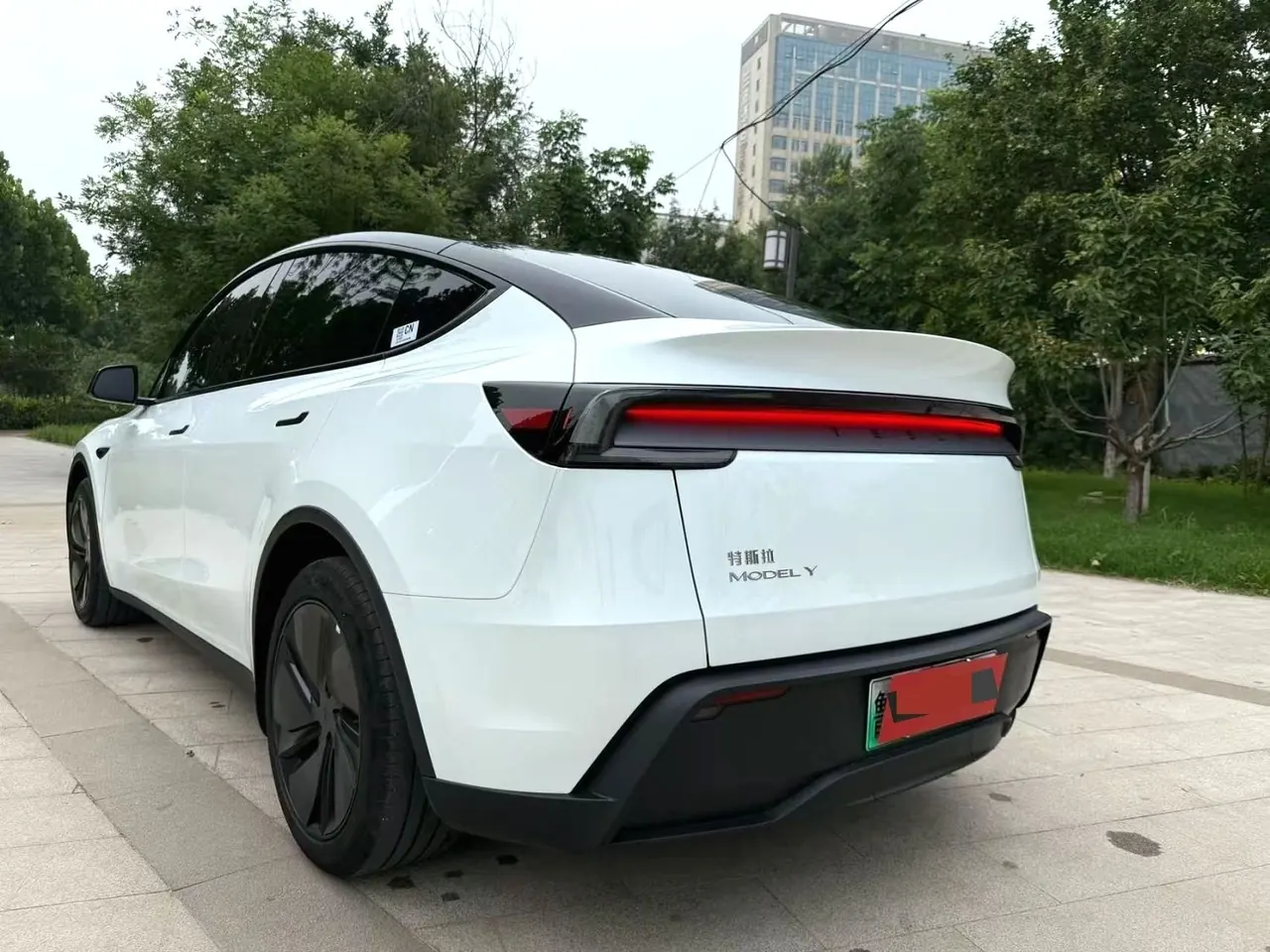 Tesla 2025 Model Y rear-wheel drive version automatic transmission 5