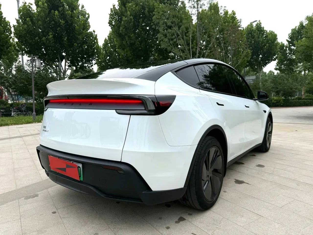 Tesla 2025 Model Y rear-wheel drive version automatic transmission 7