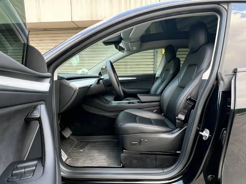 Tesla 2022 Model Y rear-wheel drive version automatic transmission 11