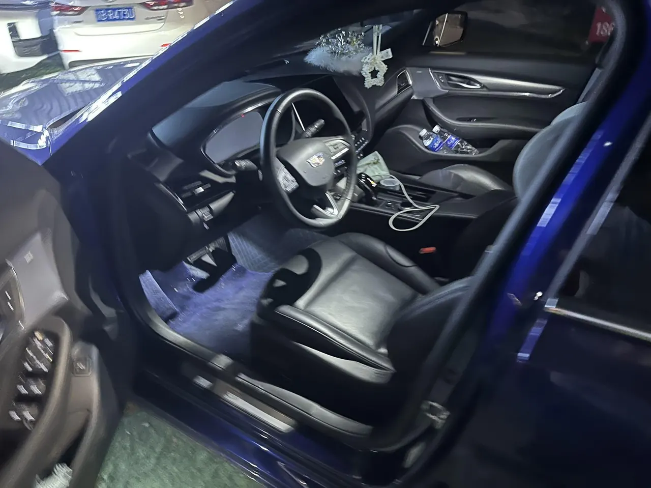 Cadillac 2023 CT5 2.0T 28T Luxury (Standard Edition) Automatic Gear 3