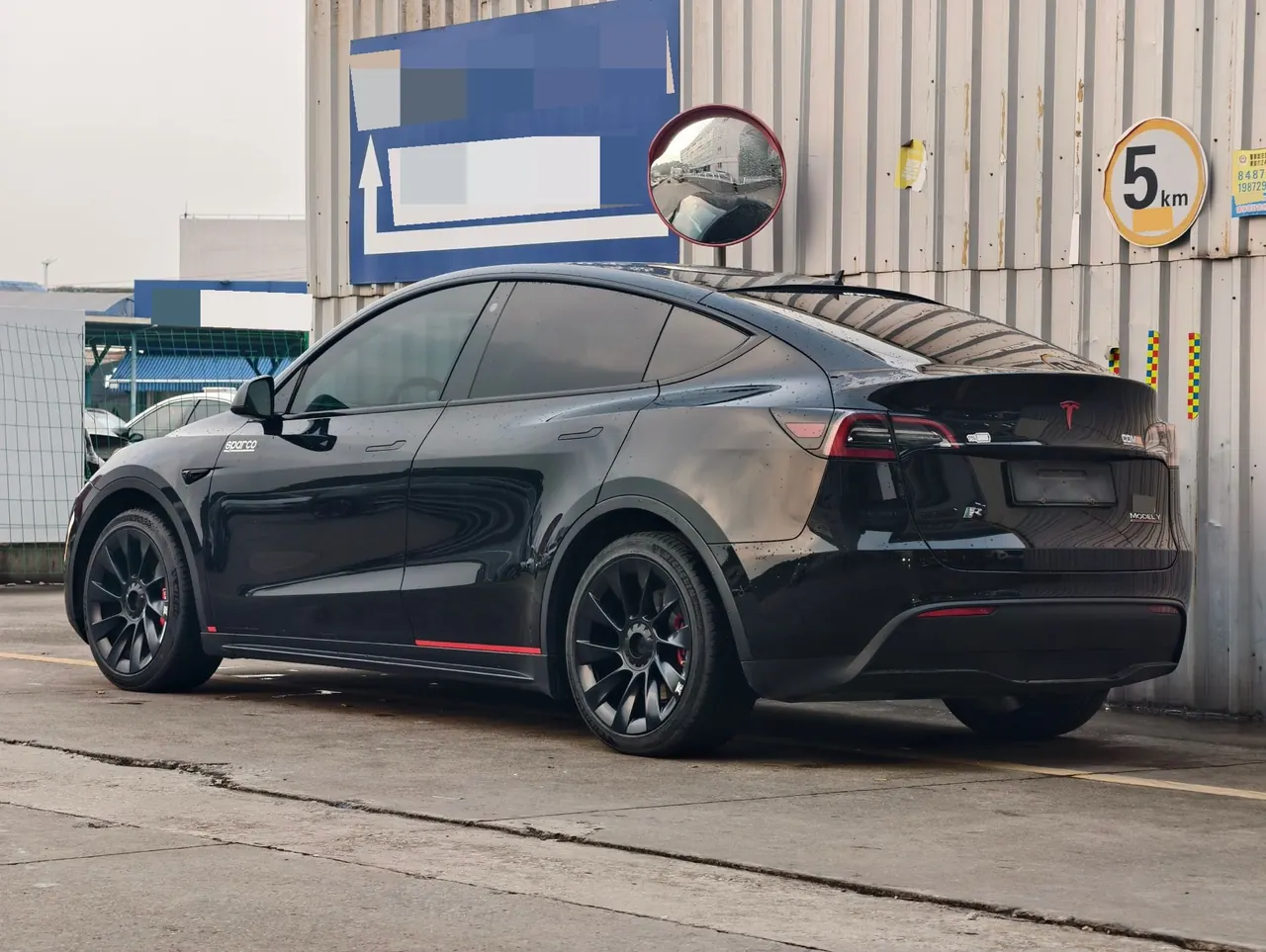 Открыть галерею: Tesla 2022 Model Y rear-wheel drive version automatic transmission