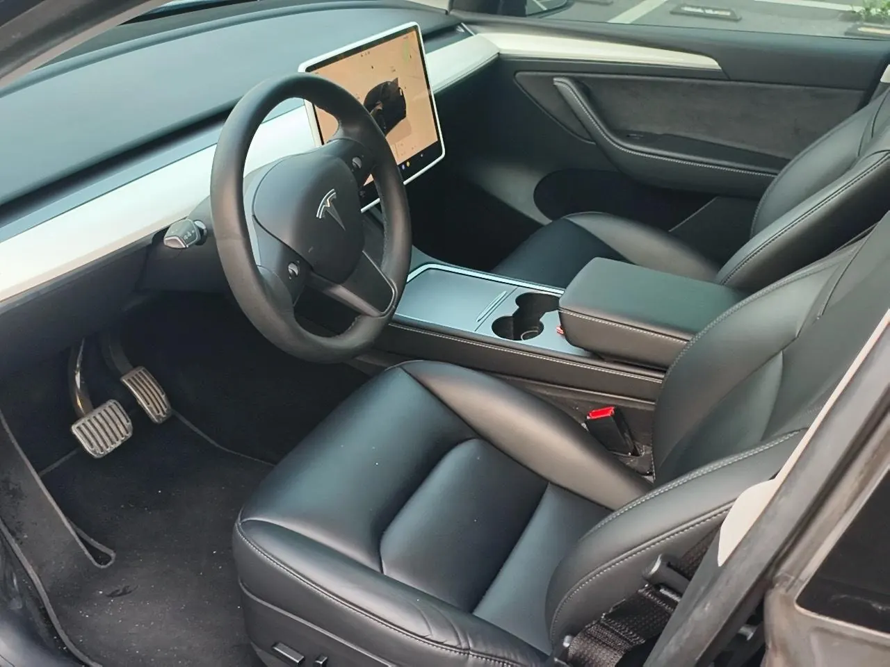 Tesla 2022 Model Y rear-wheel drive version automatic transmission 2