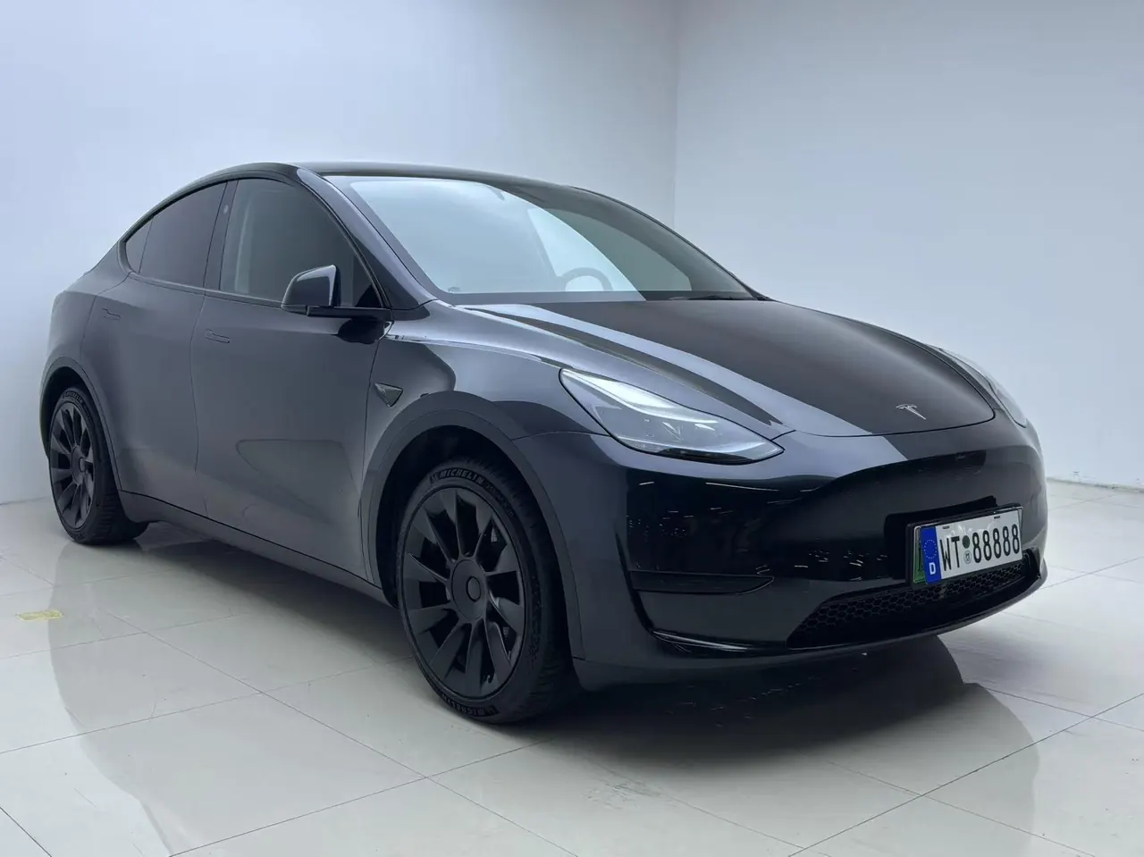 Tesla 2024 Model Y rear-wheel drive version automatic transmission 3