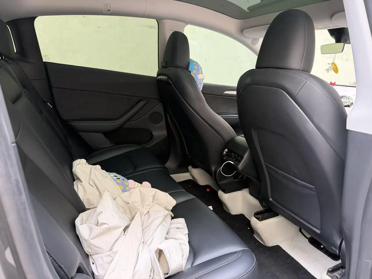 Tesla 2024 Model Y rear-wheel drive version automatic transmission 2