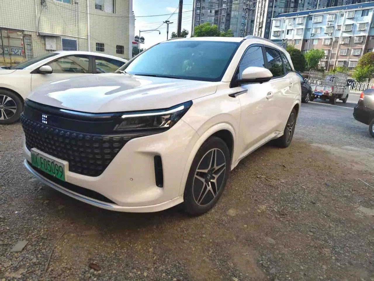 LanDian 2026 LanDian E5 PLUS 1.5 Stepless Standard Endurance Four-wheel Drive Performance Edition Ultra5 Seat Automatic Transmission - View 1