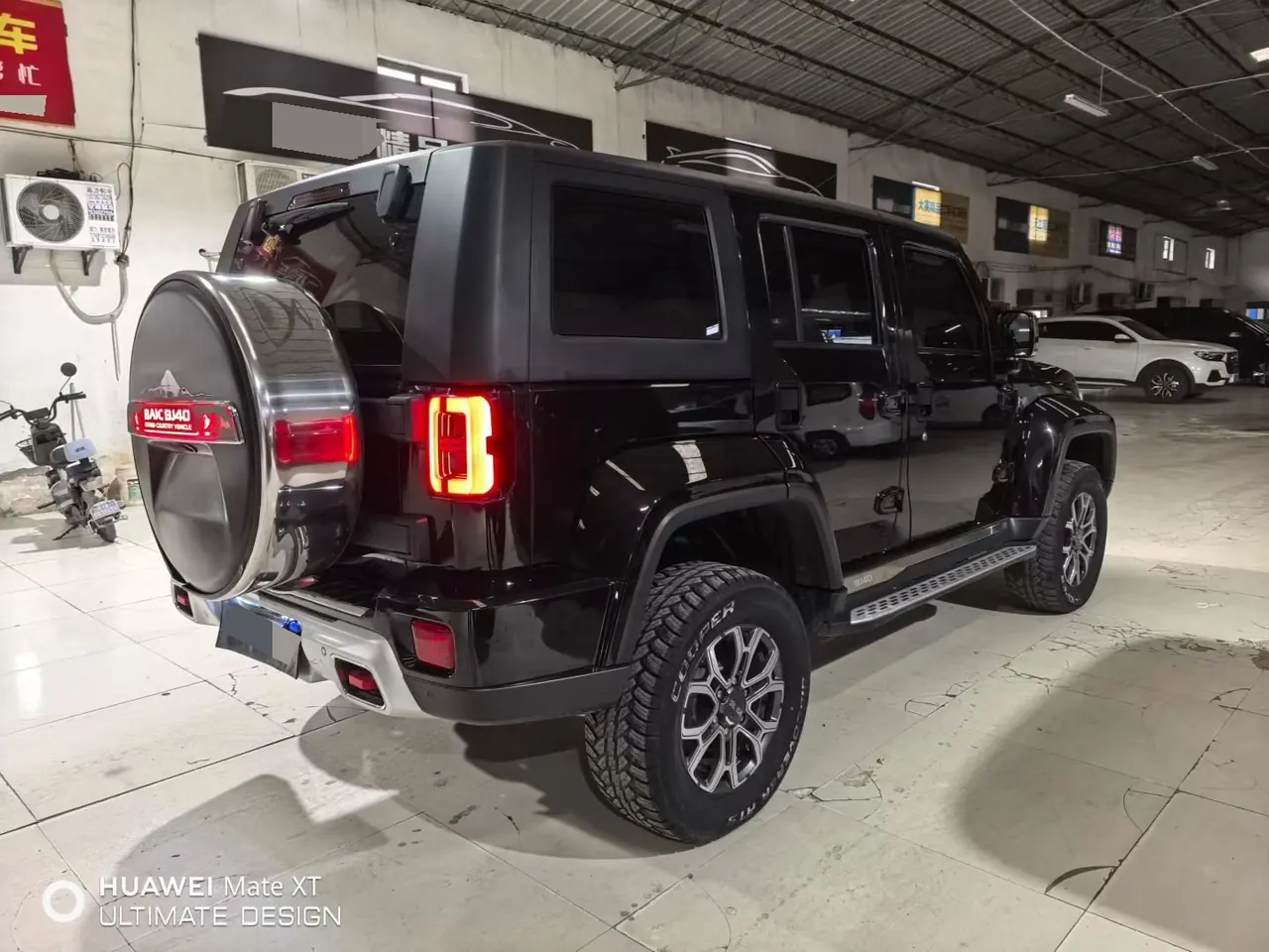 Beijing 2023 BJ40 2.0T 4-wheel drive city hunter version chivalrous automatic gear 6