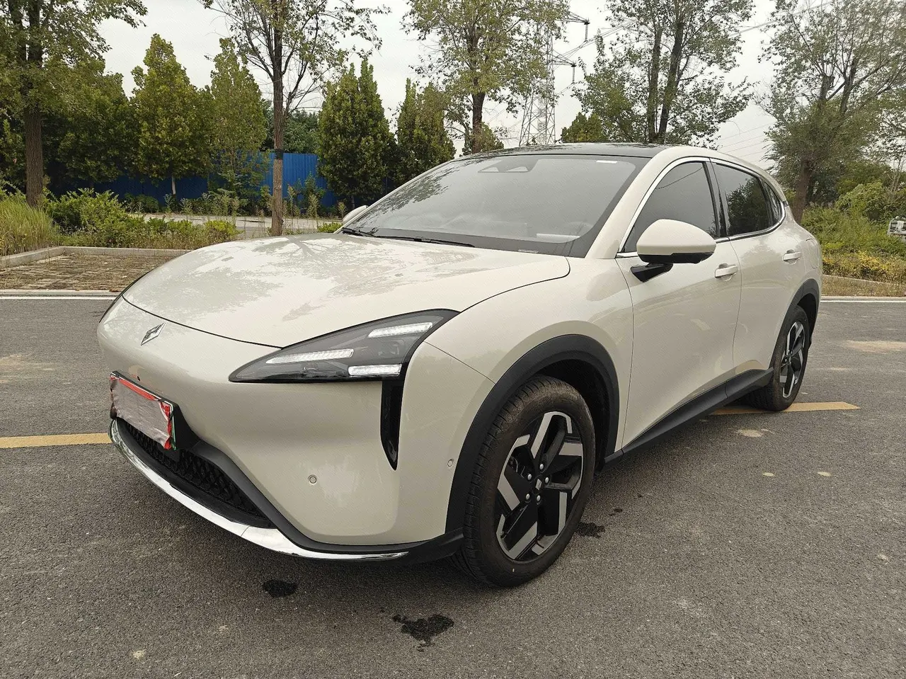 BaoJun 2024 Cloud Sea 600km Pure Electric Edition Automatic Gear - View 1